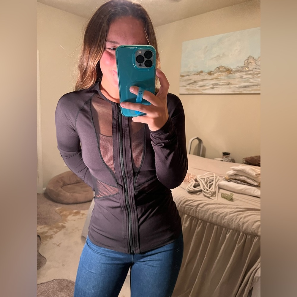 M athletic jacket/ top